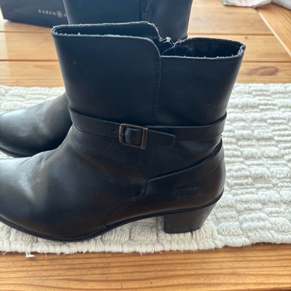 Andrea Boots Size 10 - Picture 5 of 10